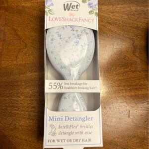 Love Shack Fancy Wet Brush Mini Detangler in English Ivy Blue